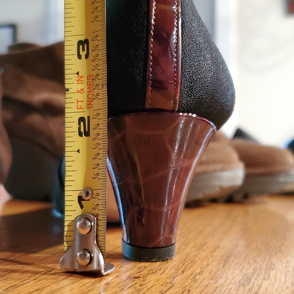 Prevata Womens Italian Heels Faux Tortoise Shell Pointed Toe Leather Sole 6 AA - Picture 12 of 14